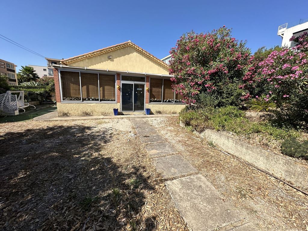 Villa SIX FOURS LES PLAGES